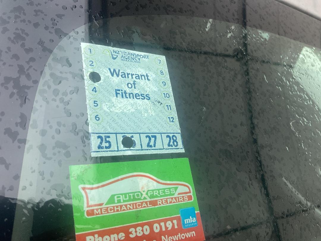 Photo '12' of Toyota Prius Hybrid