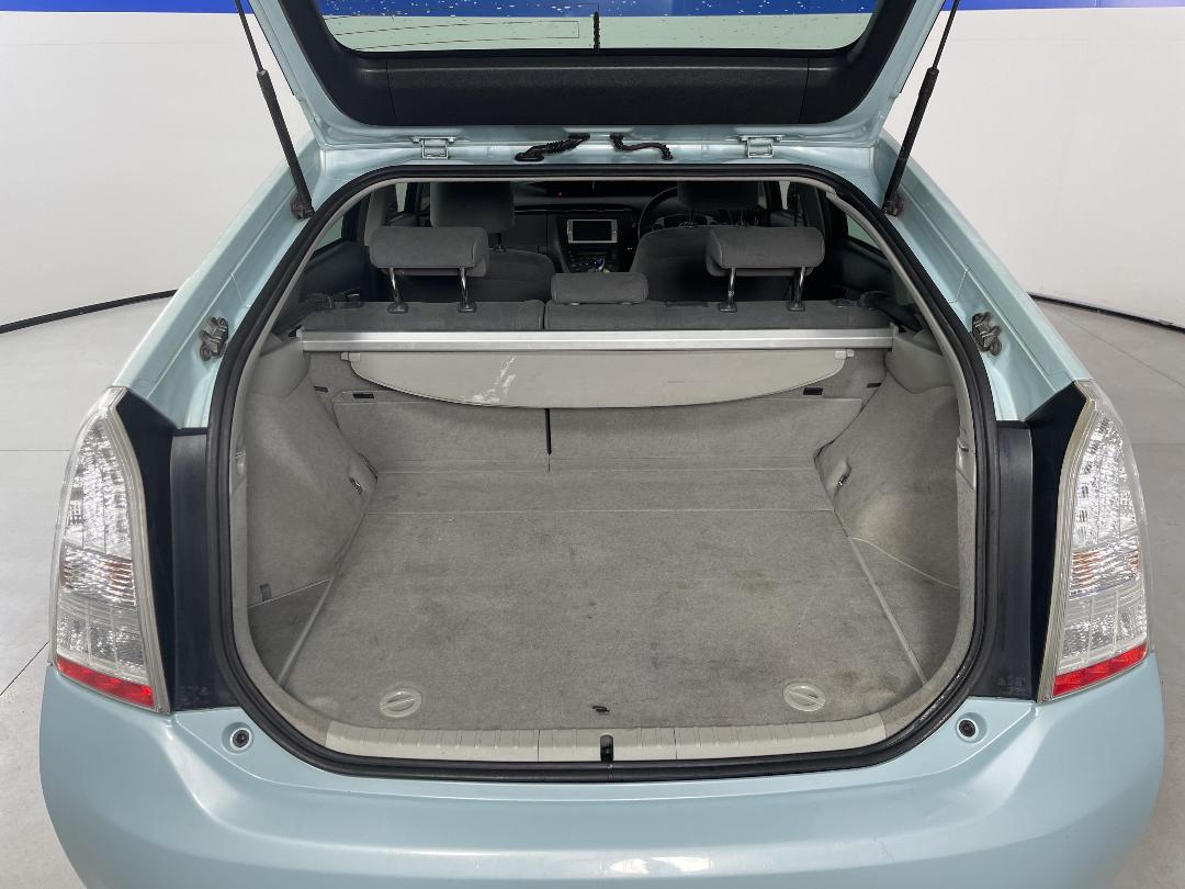 Photo '14' of Toyota Prius Photo '14' of Toyota Prius