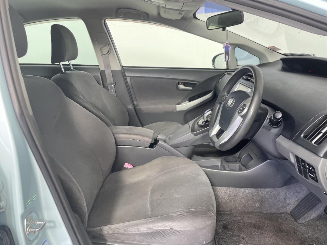 Photo '16' of Toyota Prius Photo '16' of Toyota Prius