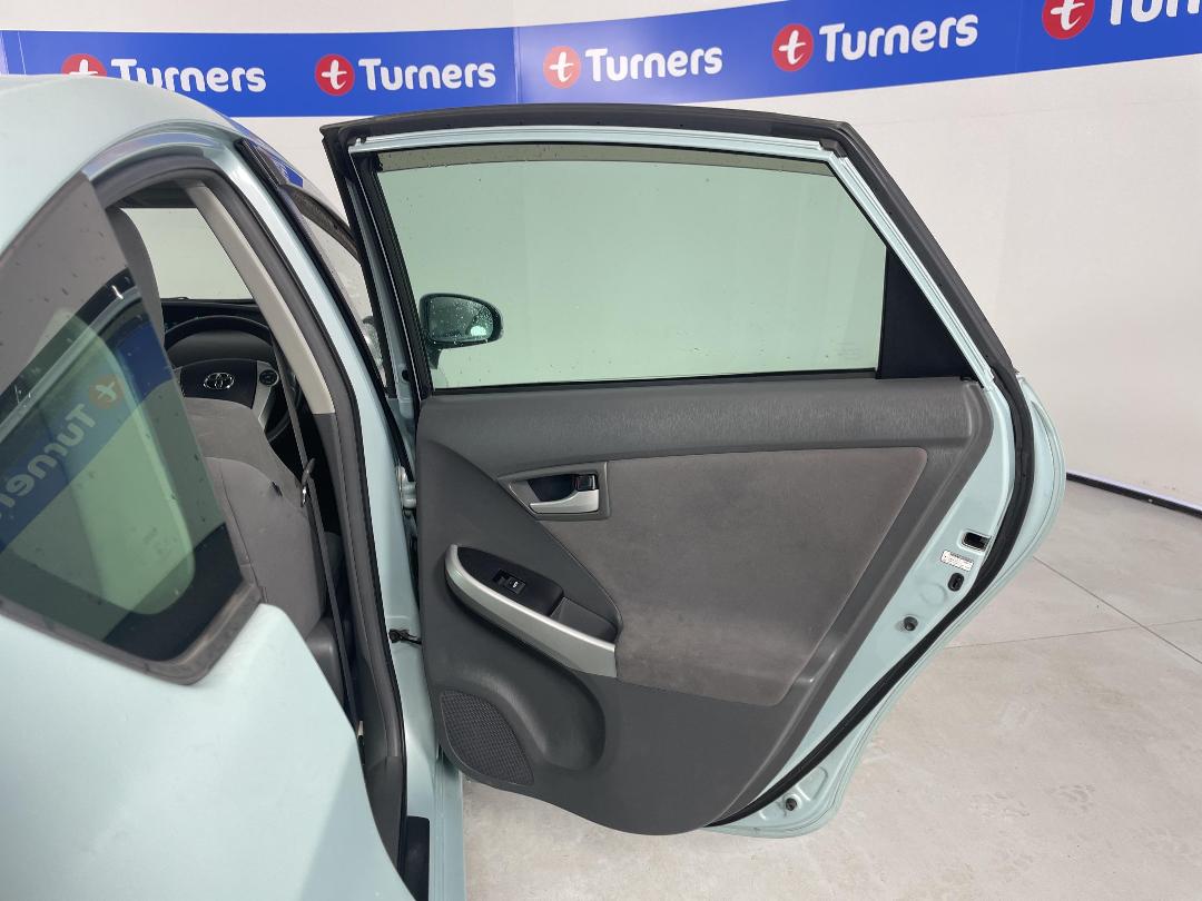 Photo '19' of Toyota Prius Photo '19' of Toyota Prius