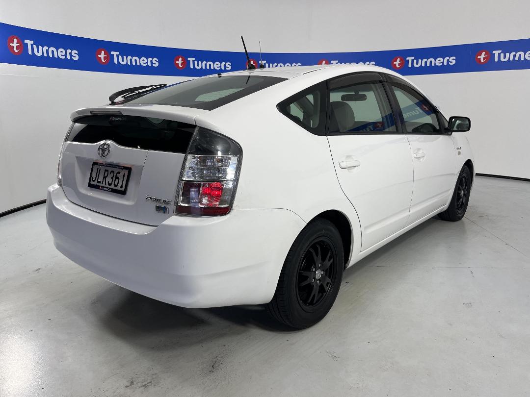 Photo '7' of Toyota Prius Photo '7' of Toyota Prius