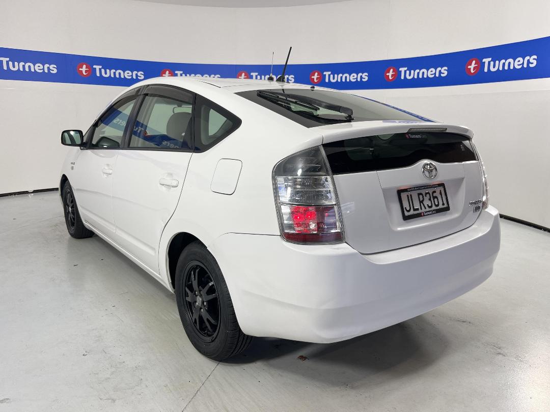 Photo '5' of Toyota Prius Photo '5' of Toyota Prius