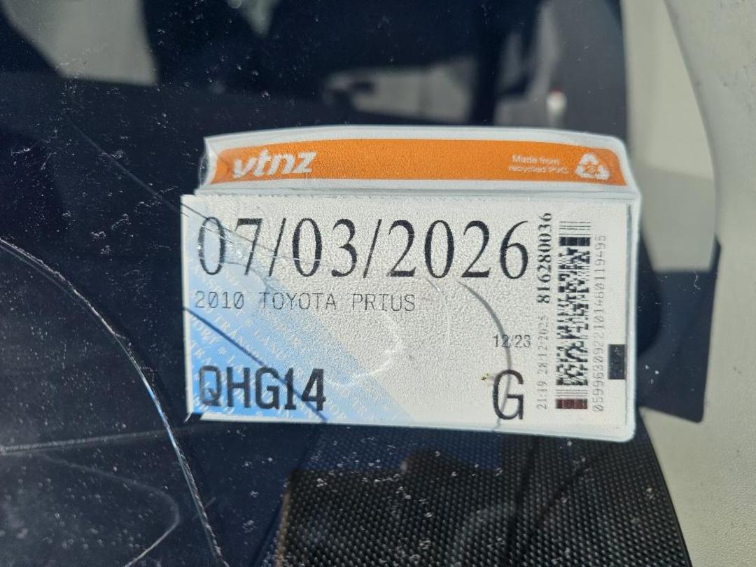 Photo '8' of Toyota Prius