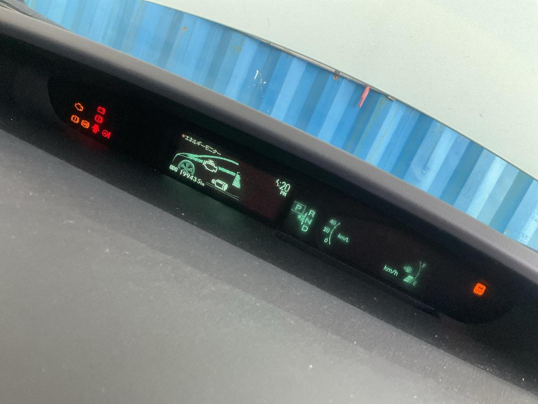 Photo '16' of Toyota Prius Hybrid