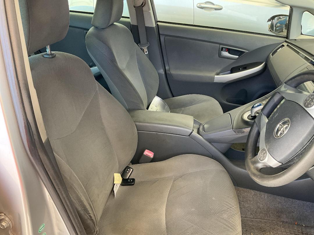 Photo '17' of Toyota Prius