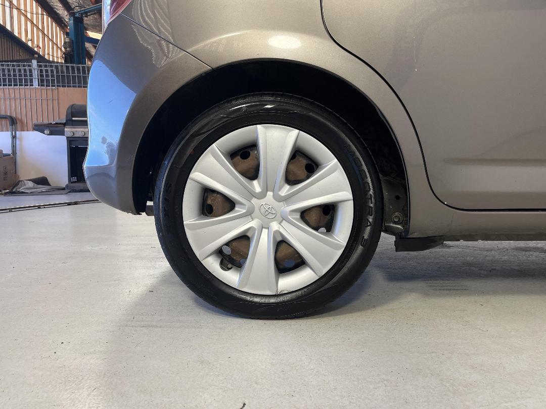 Photo '12' of Toyota Ractis