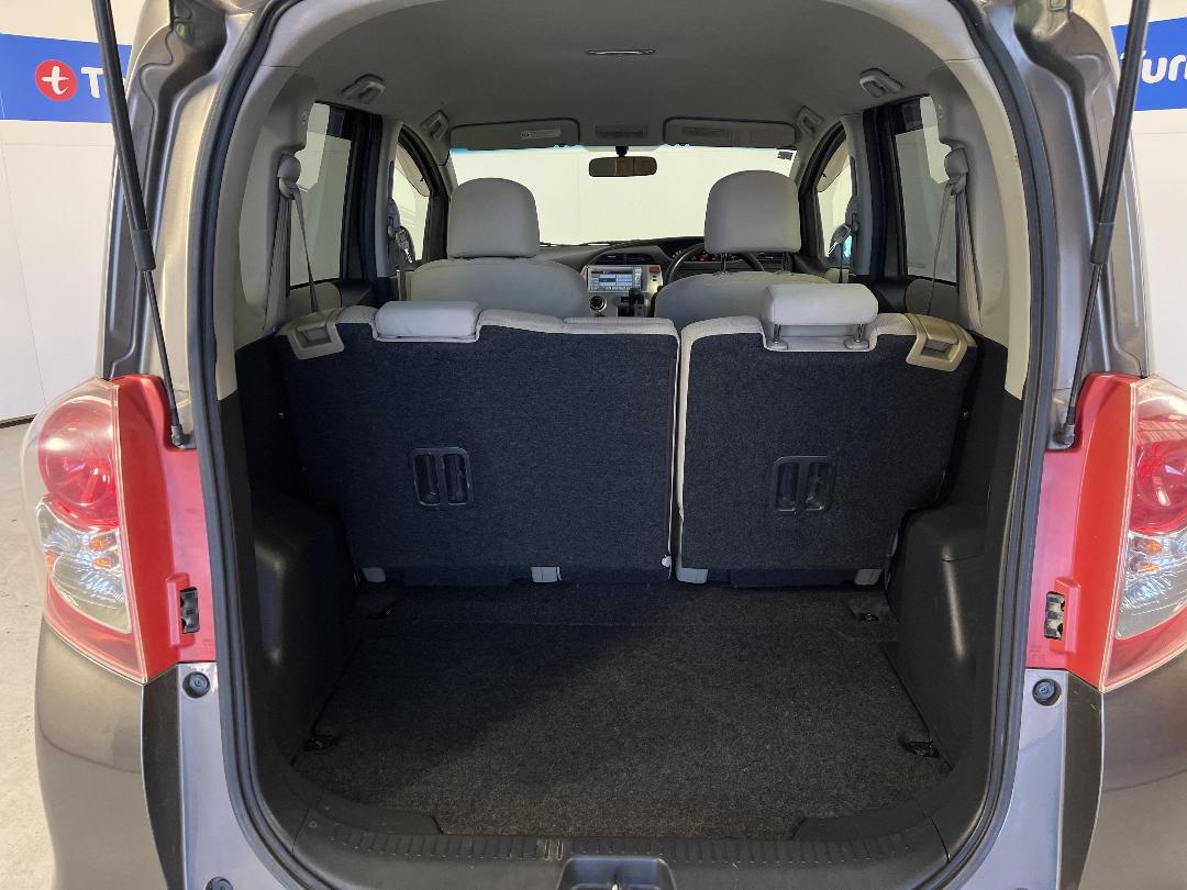 Photo '14' of Toyota Ractis