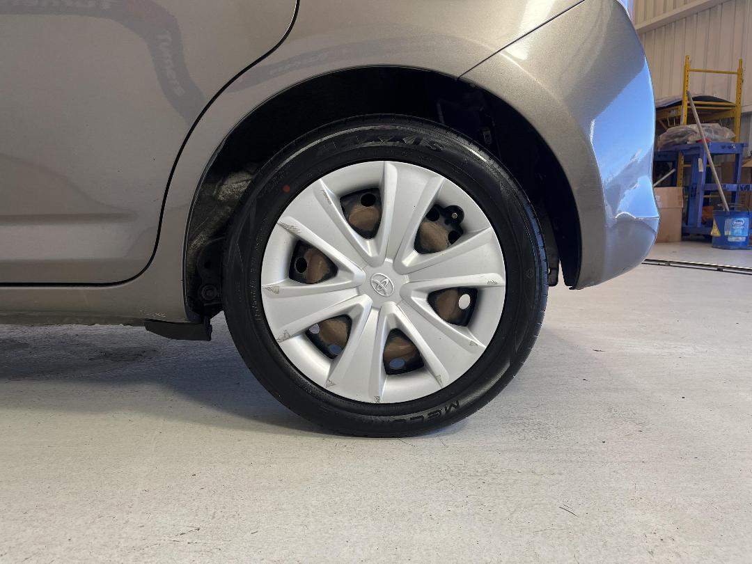 Photo '11' of Toyota Ractis