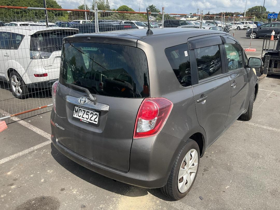 Photo '11' of Toyota Ractis