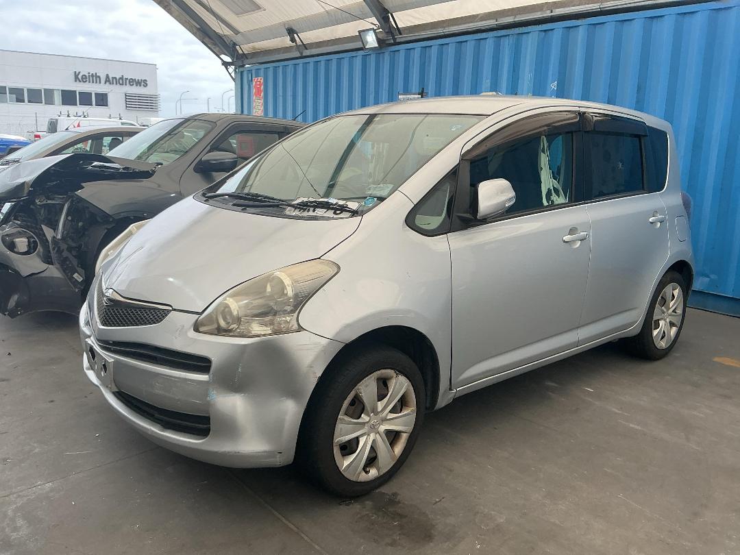 Photo '3' of Toyota Ractis Photo '3' of Toyota Ractis