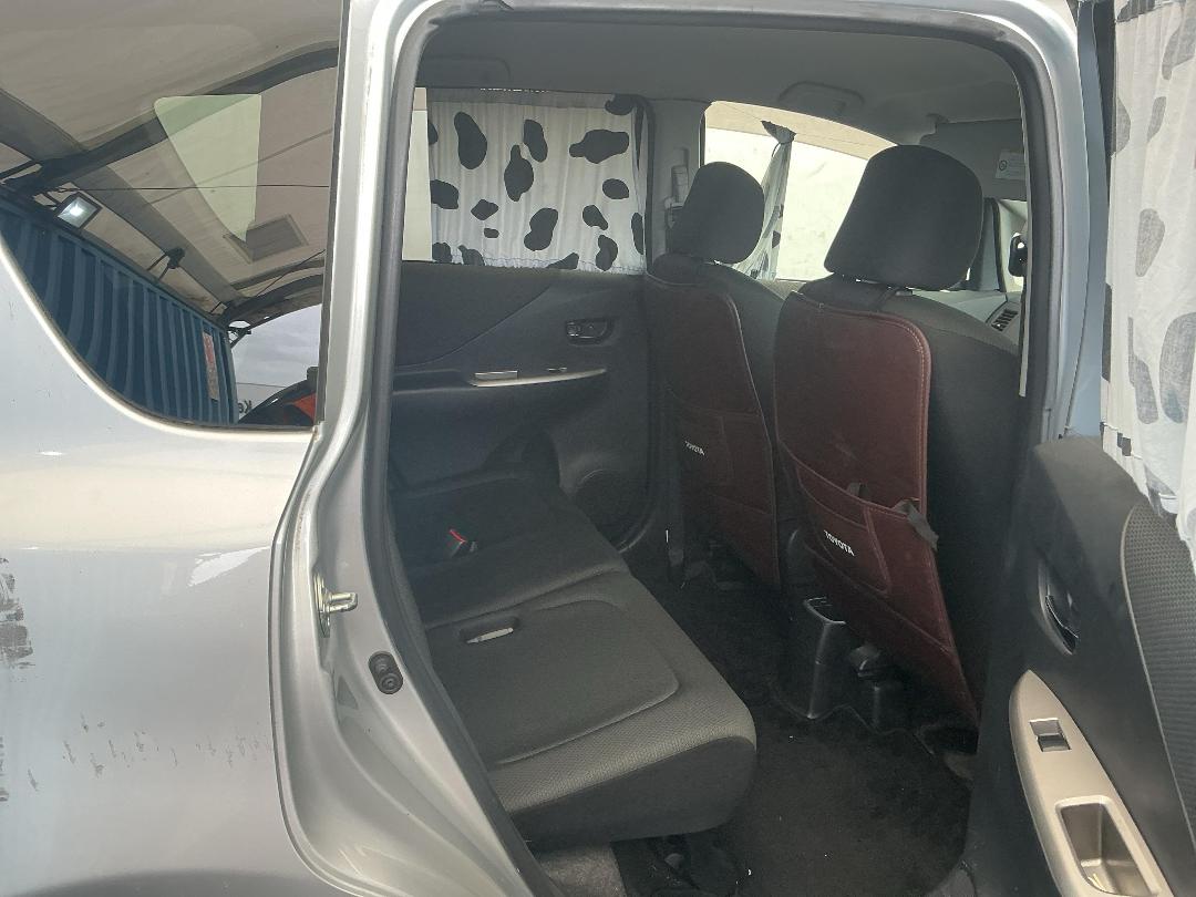 Photo '12' of Toyota Ractis Photo '12' of Toyota Ractis