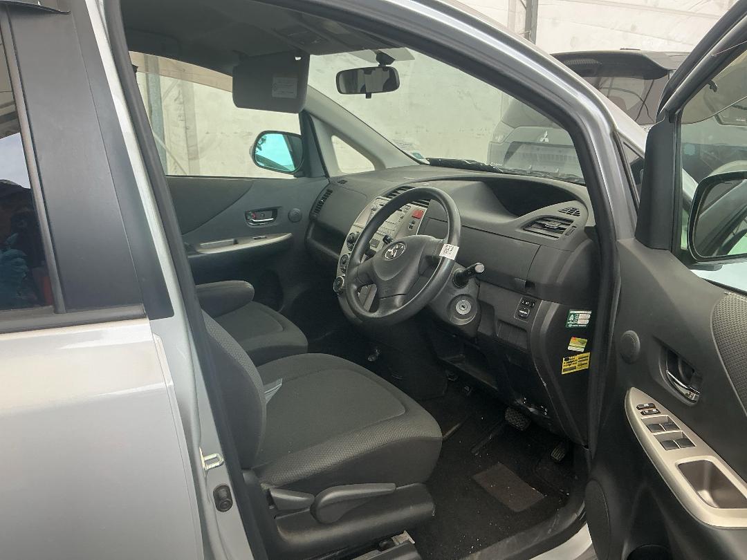 Photo '14' of Toyota Ractis Photo '14' of Toyota Ractis