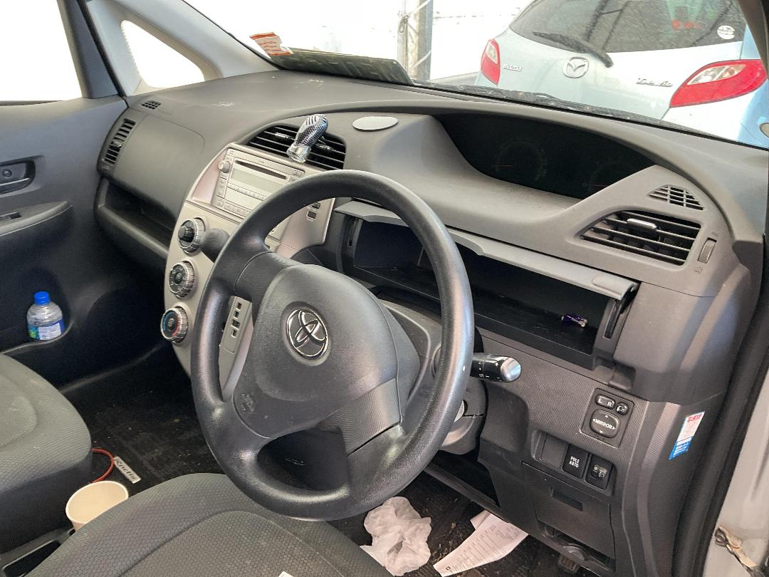 Photo '27' of Toyota Ractis