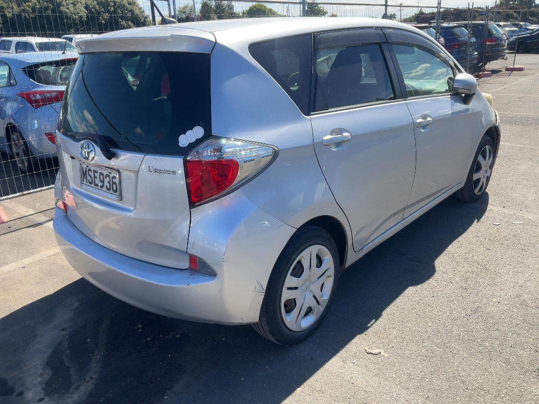 Photo '4' of Toyota Ractis