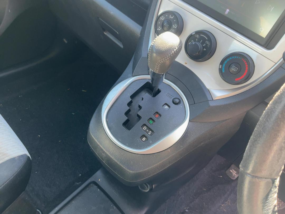 Photo '13' of Toyota Ractis