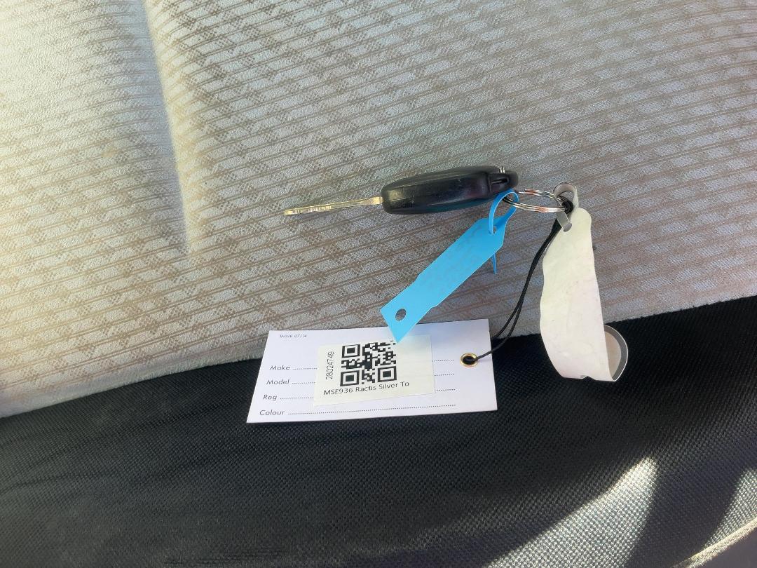 Photo '14' of Toyota Ractis