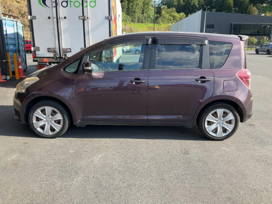 Photo '4' of Toyota Ractis