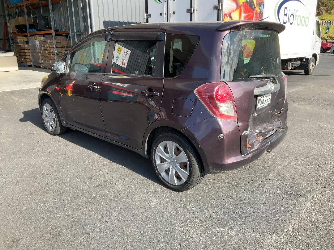 Photo '5' of Toyota Ractis