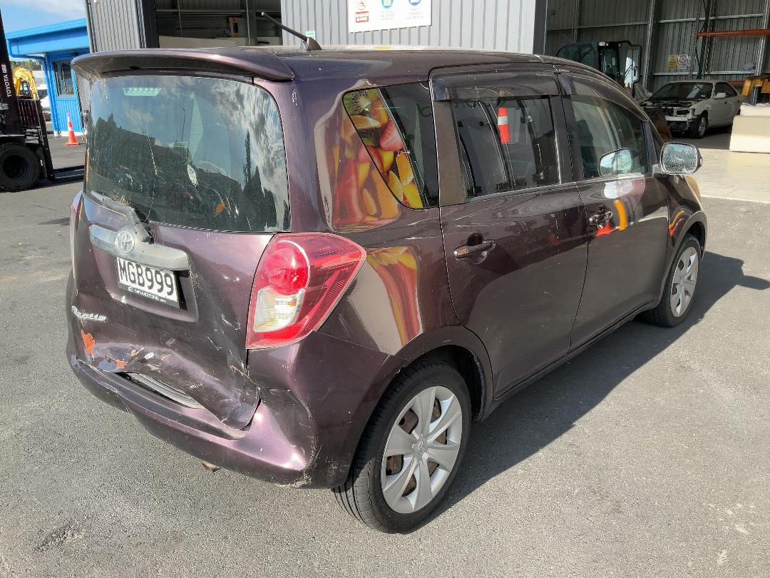 Photo '7' of Toyota Ractis