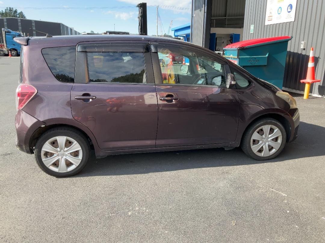 Photo '8' of Toyota Ractis