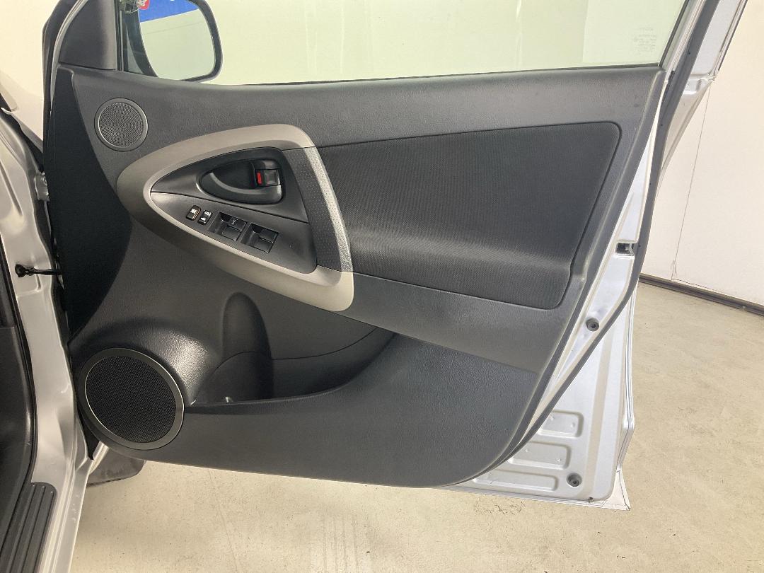 Photo '15' of Toyota Rav4 Photo '15' of Toyota Rav4