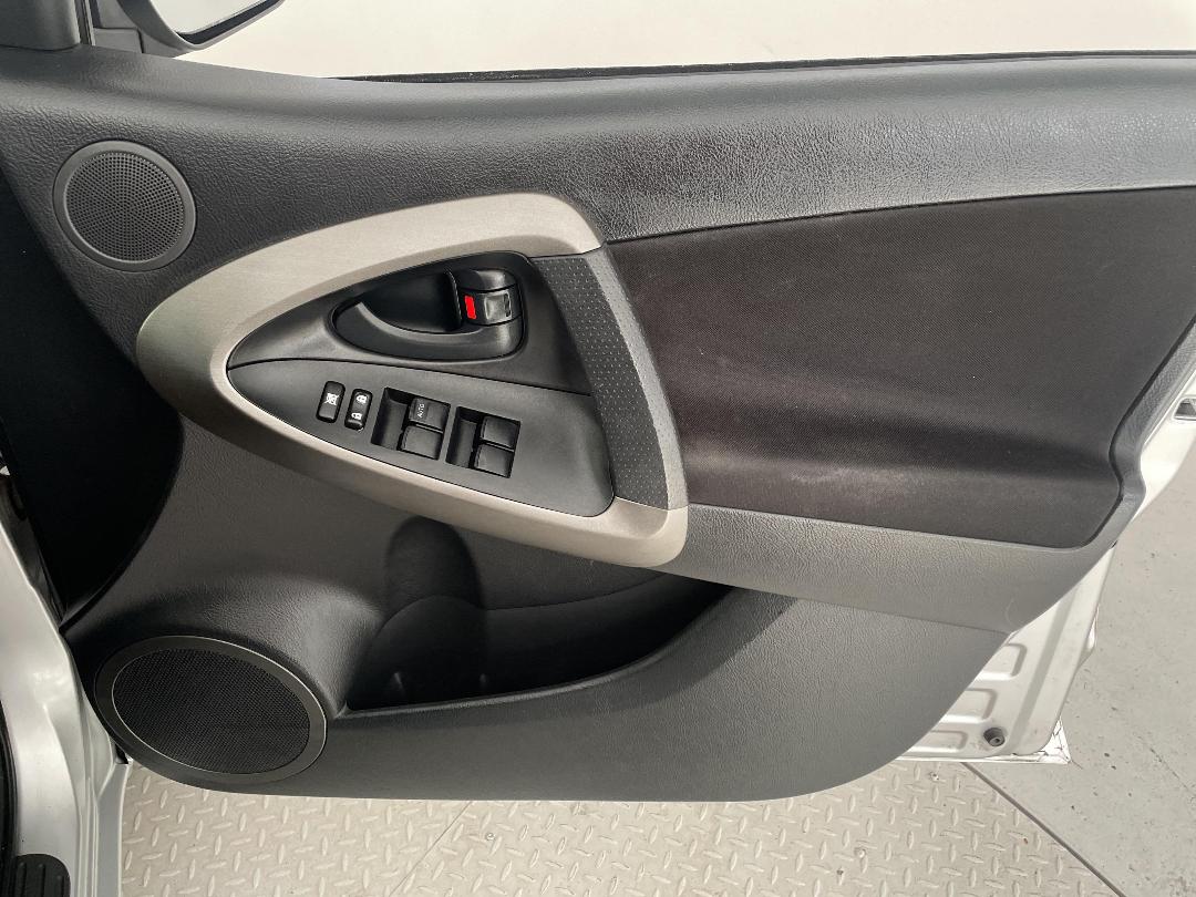 Photo '15' of Toyota Rav4 Photo '15' of Toyota Rav4