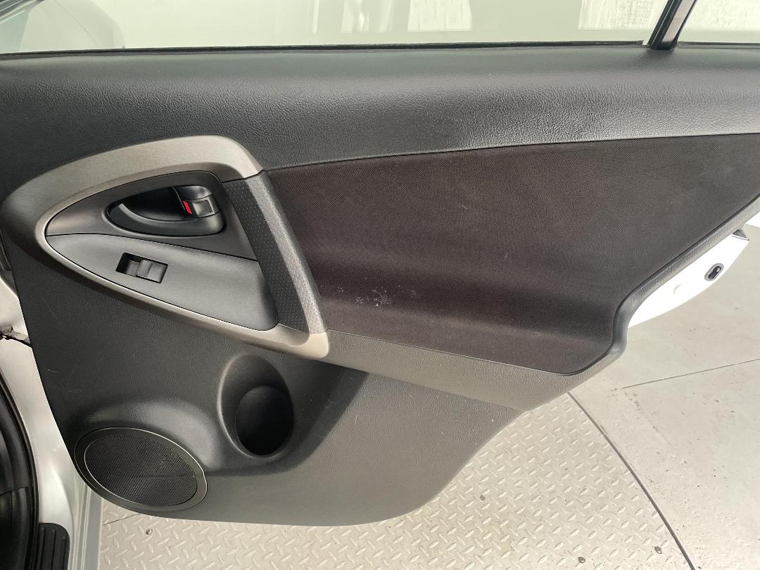 Photo '19' of Toyota Rav4 Photo '19' of Toyota Rav4