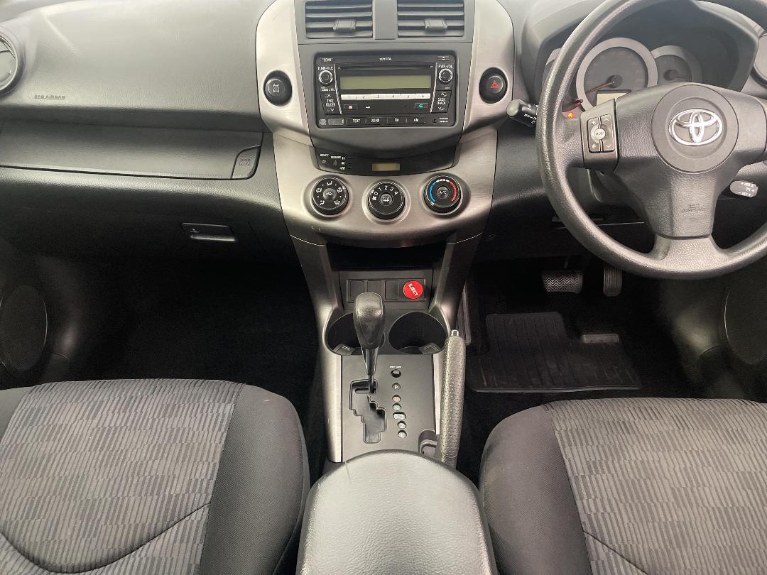 Photo '18' of Toyota Rav4 Photo '18' of Toyota Rav4