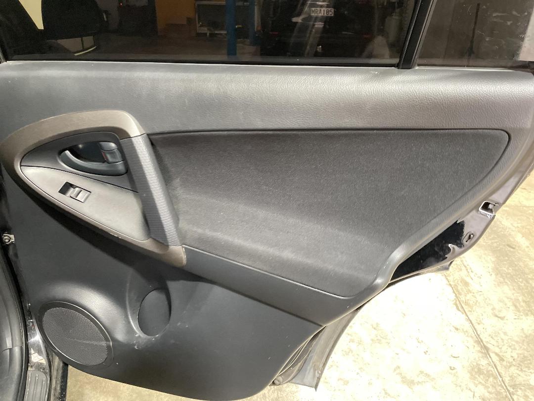 Photo '18' of Toyota Rav4 LTD