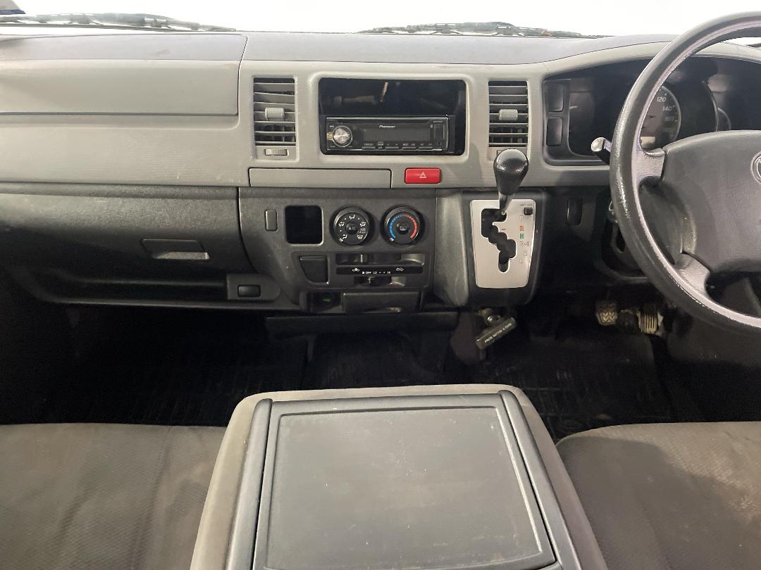 Photo '18' of Toyota Regius