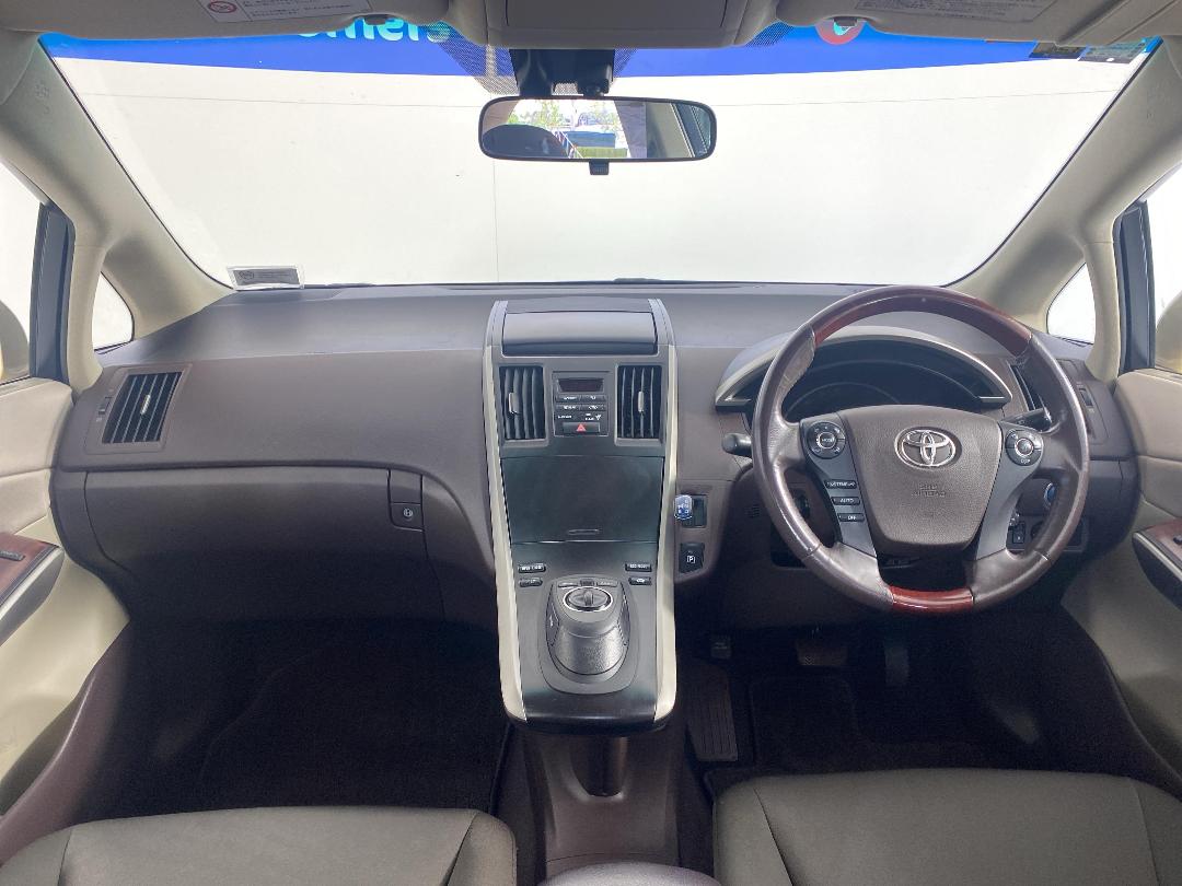 Photo '17' of Toyota SAI Photo '17' of Toyota SAI