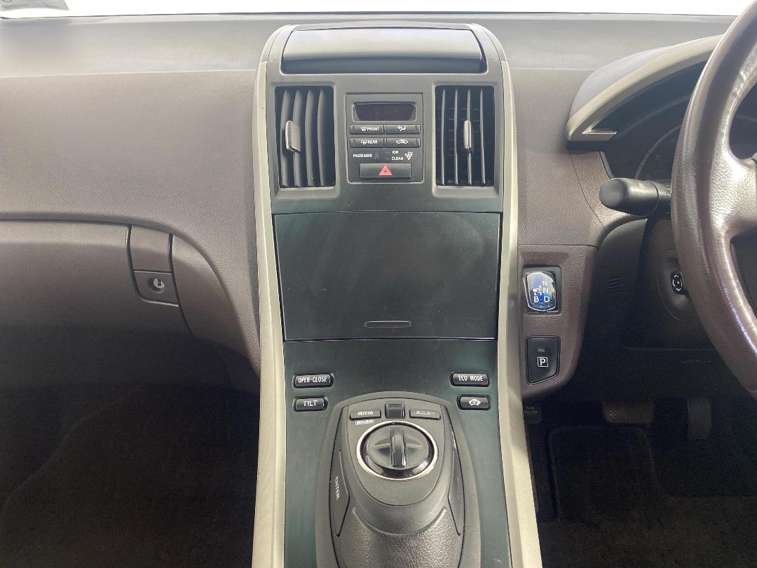 Photo '18' of Toyota SAI Photo '18' of Toyota SAI