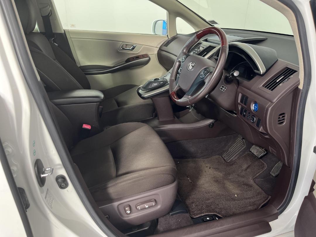 Photo '16' of Toyota SAI