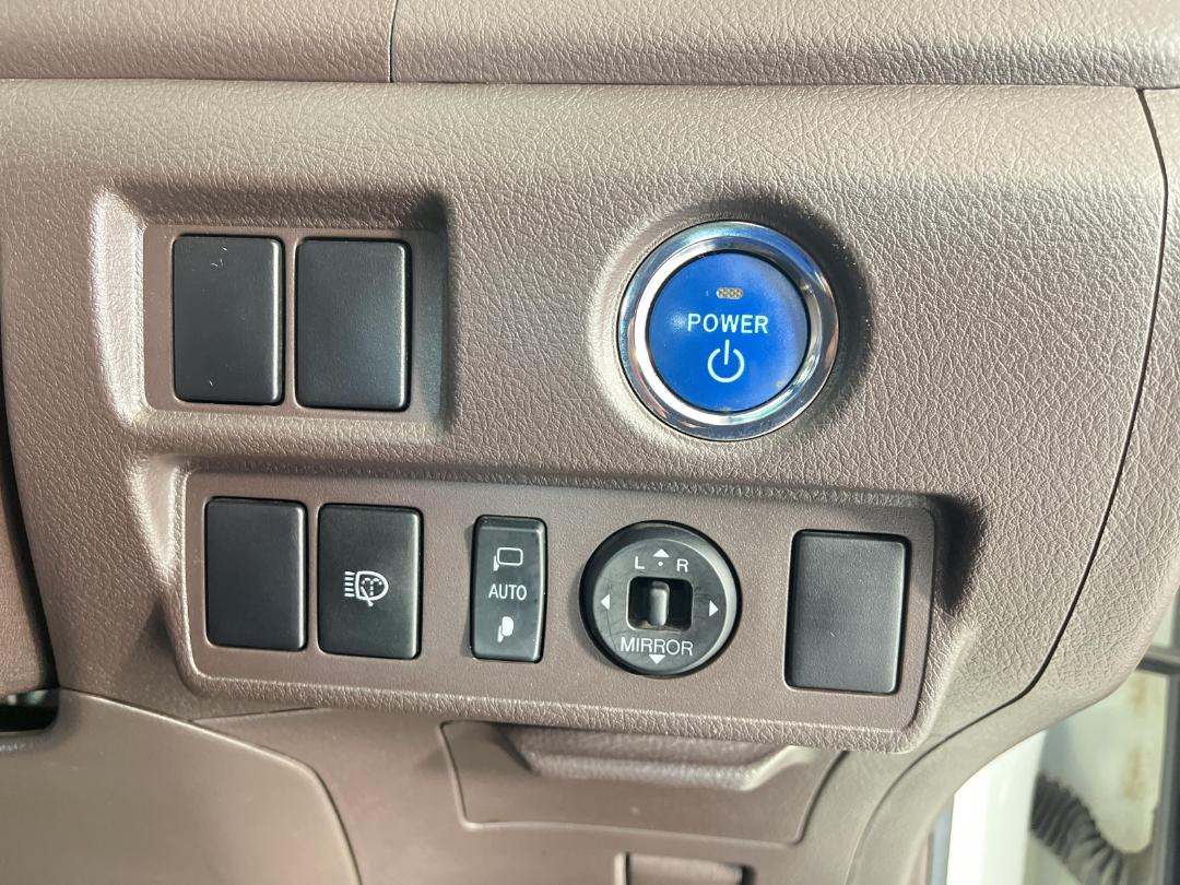 Photo '26' of Toyota SAI