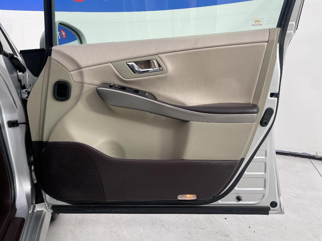 Photo '15' of Toyota SAI