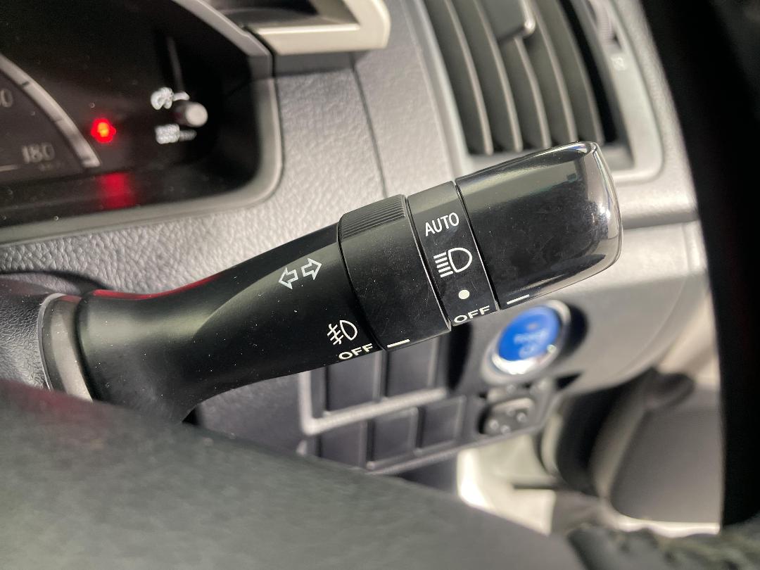 Photo '28' of Toyota SAI