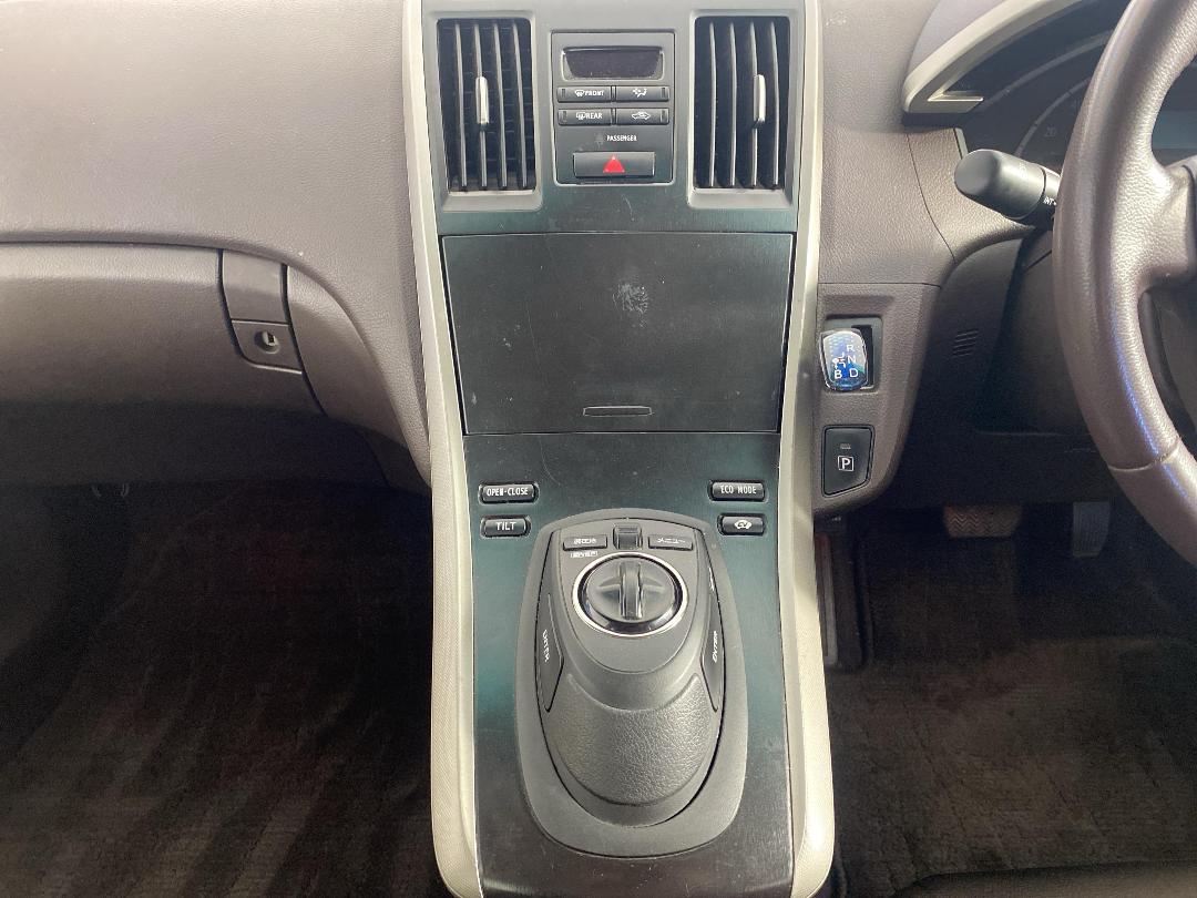 Photo '16' of Toyota SAI