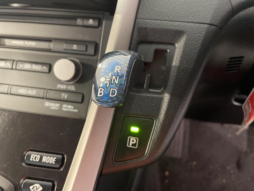 Photo '33' of Toyota SAI