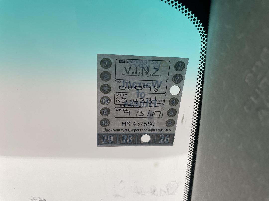 Photo '35' of Toyota SAI