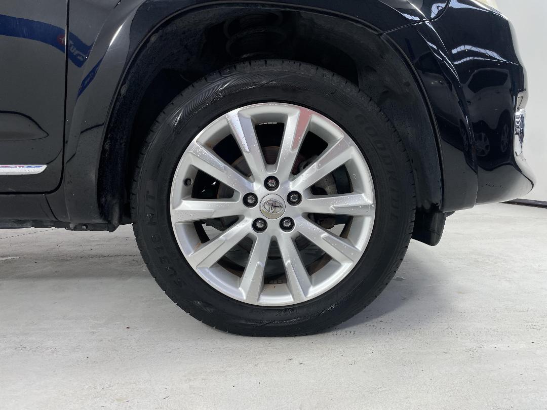 Photo '9' of Toyota Vanguard