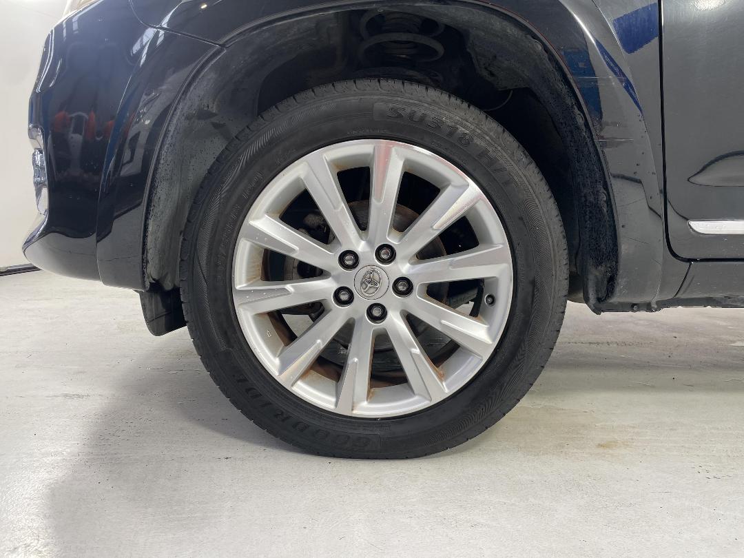 Photo '10' of Toyota Vanguard