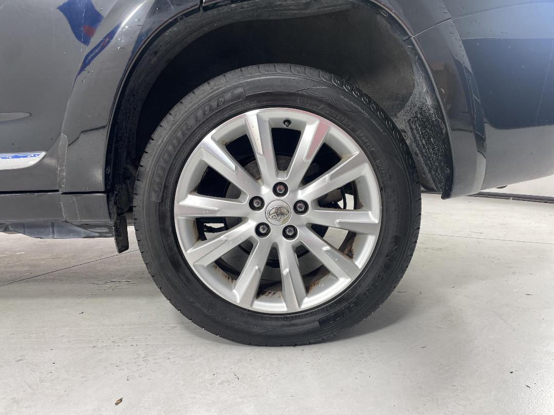 Photo '11' of Toyota Vanguard