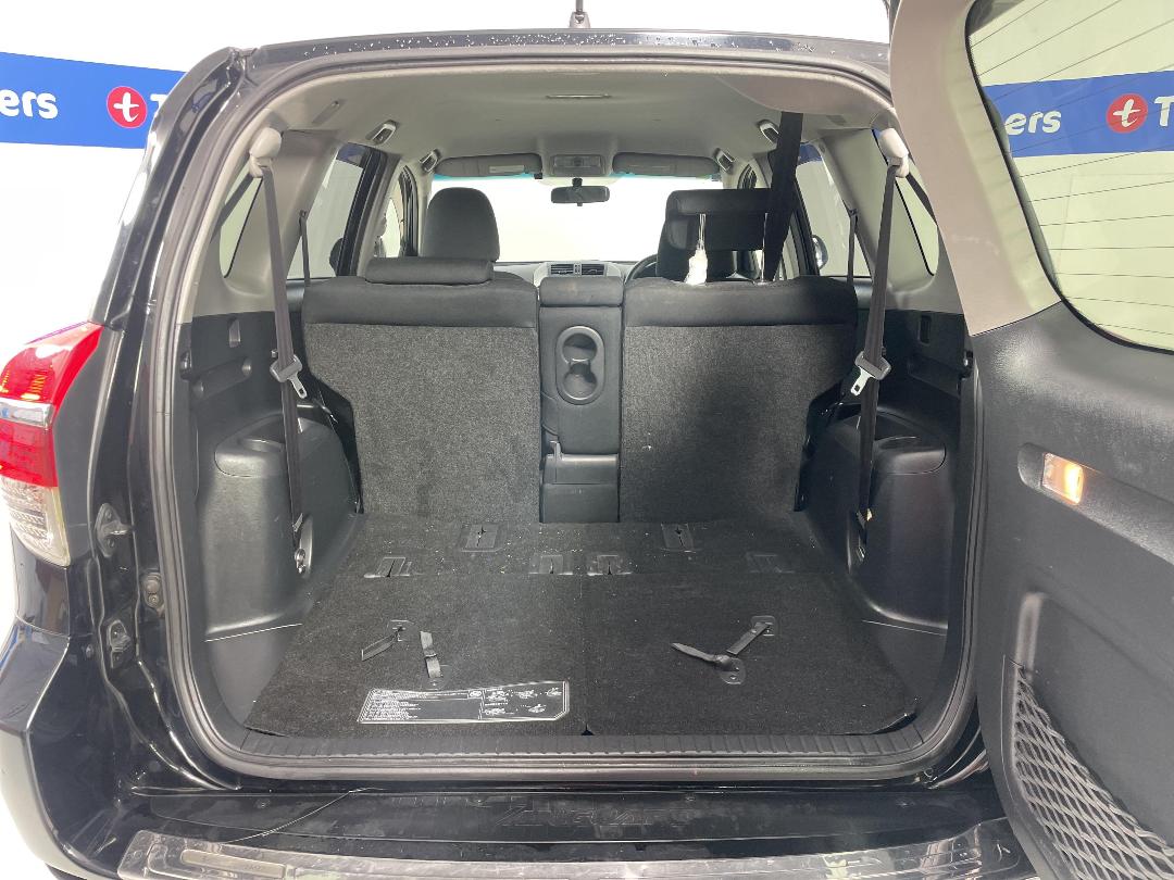 Photo '14' of Toyota Vanguard