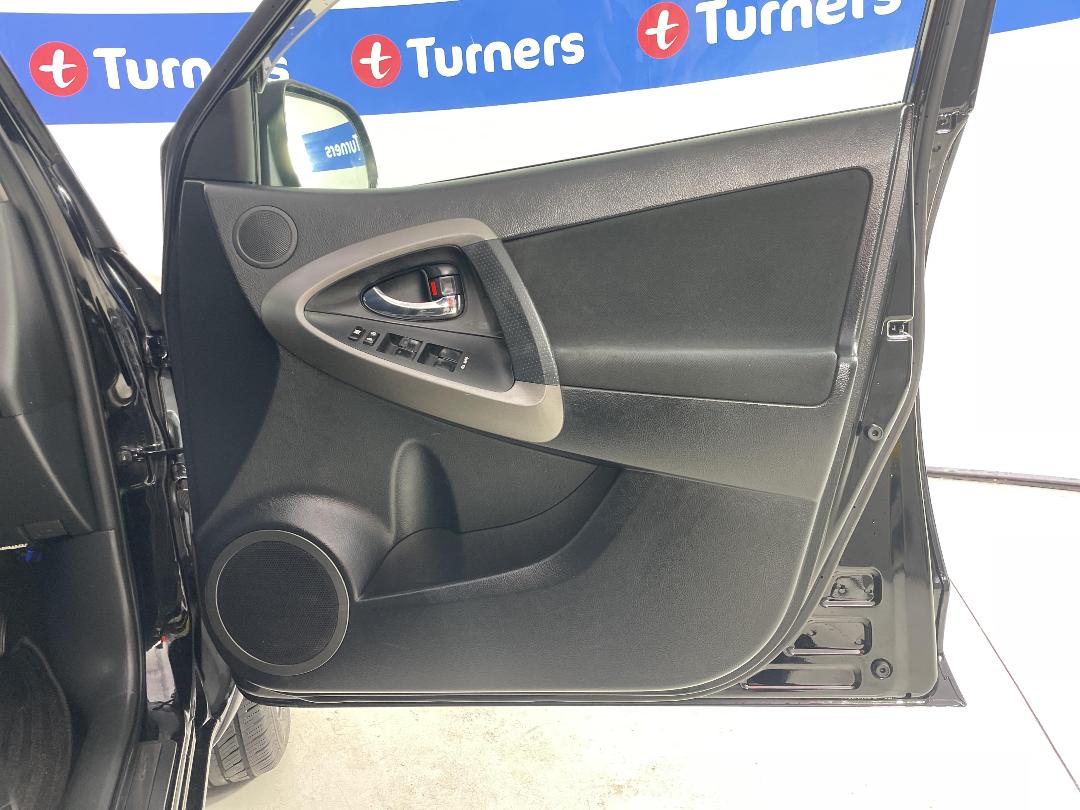 Photo '15' of Toyota Vanguard