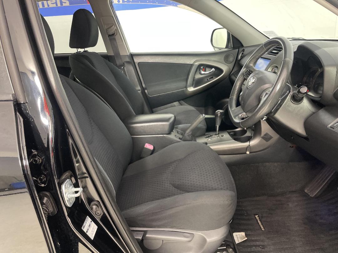 Photo '16' of Toyota Vanguard