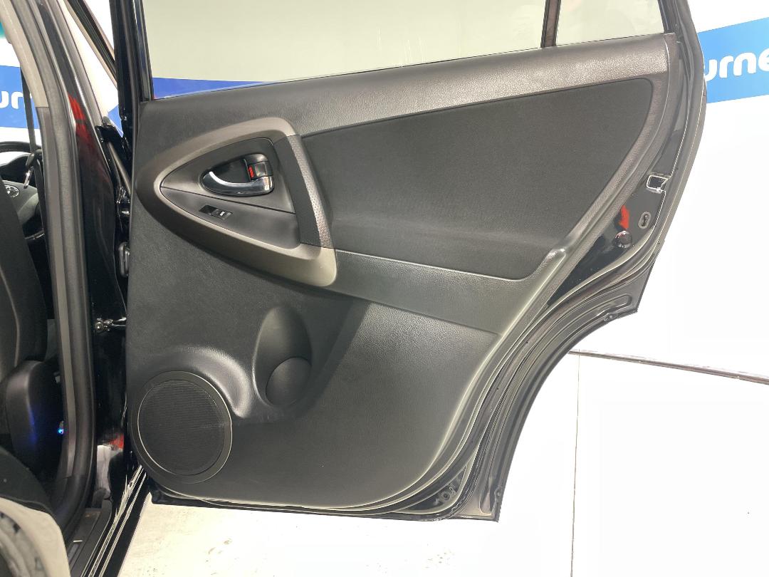 Photo '19' of Toyota Vanguard