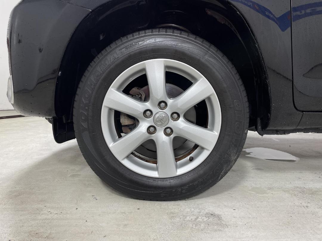 Photo '10' of Toyota Vanguard Photo '10' of Toyota Vanguard