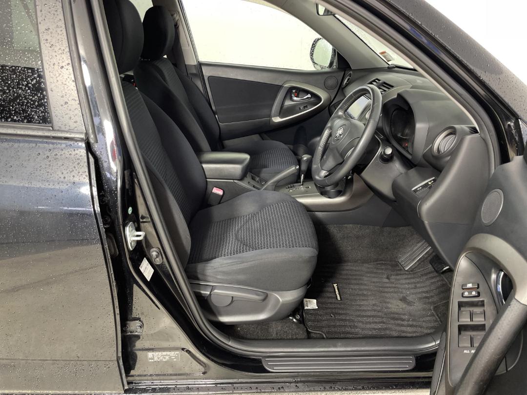 Photo '16' of Toyota Vanguard Photo '16' of Toyota Vanguard