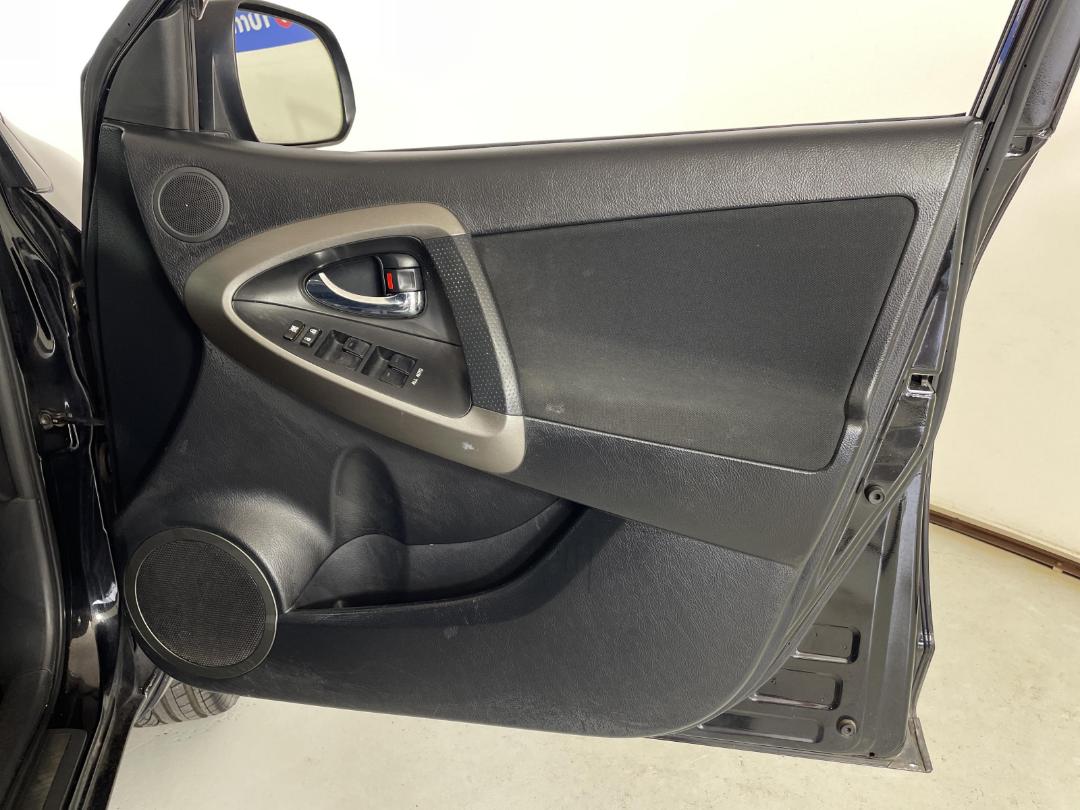 Photo '15' of Toyota Vanguard Photo '15' of Toyota Vanguard