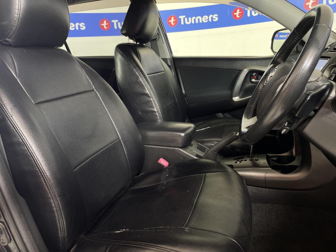 Photo '16' of Toyota Vanguard Photo '16' of Toyota Vanguard